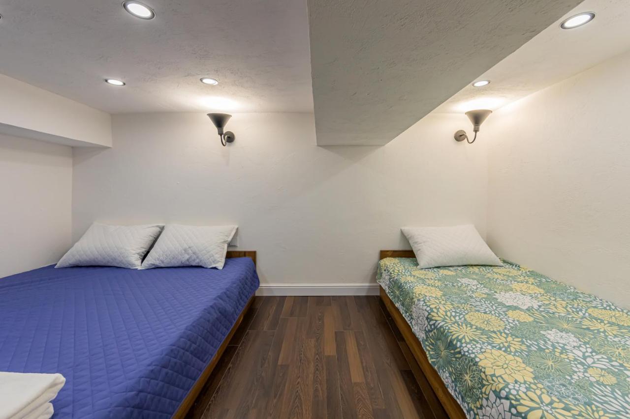 Kyiv Saksahanskoho Apart Hotel Ngoại thất bức ảnh
